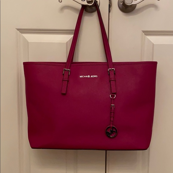 Michael Kors Handbags - Micheal Kors Jet Set Travel Saffiano Tote